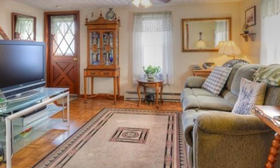 Cozy living room on 112 Pleasant Street, Gloucester, MA 01930